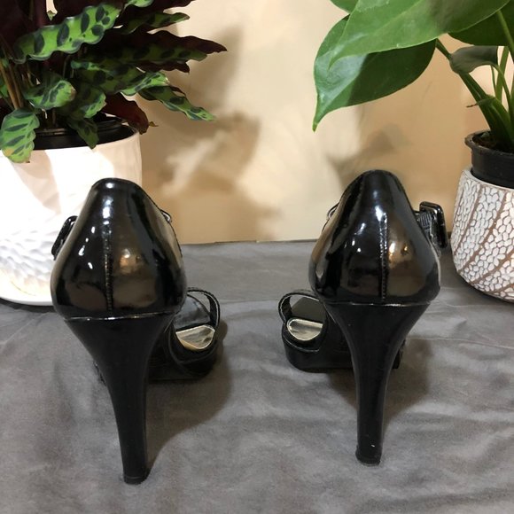 Strappy Black Patent Pumps - Picture 4 of 5